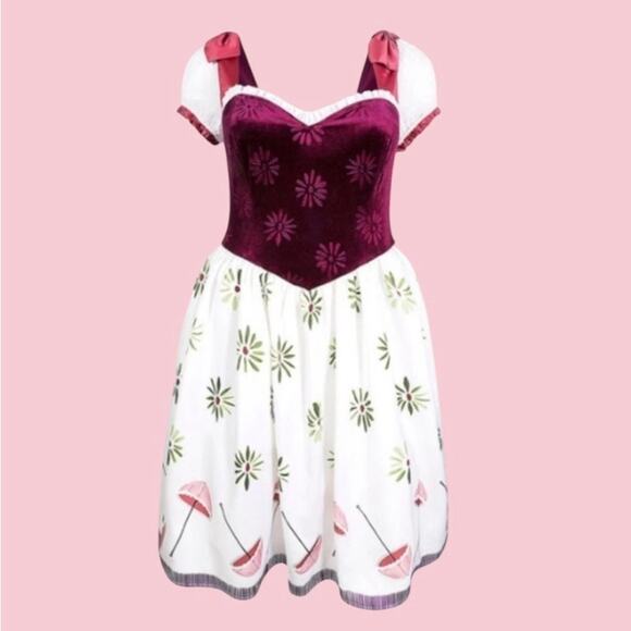 NWT Disney Shop Haunted Mansion Tightrope Walker Cape & Dress - Picture 3 of 14